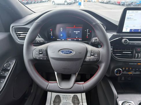 Used 2025 Ford Escape ST-Line image 14