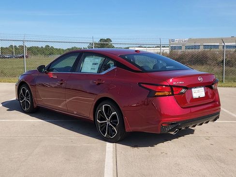 New 2025 Nissan Altima 2.5 SR image 4
