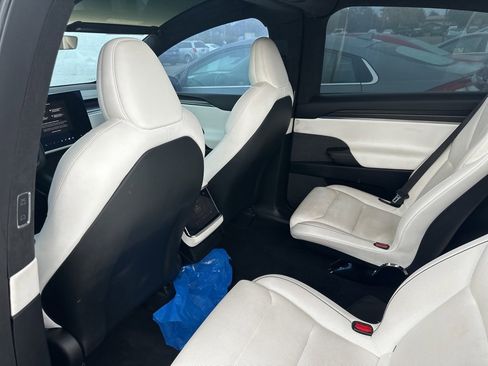 Used 2022 Tesla Model X Plaid image 7