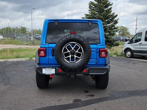 Used 2025 Jeep Wrangler Unlimited Rubicon w/ Convenience Group AWD/4WD image 20