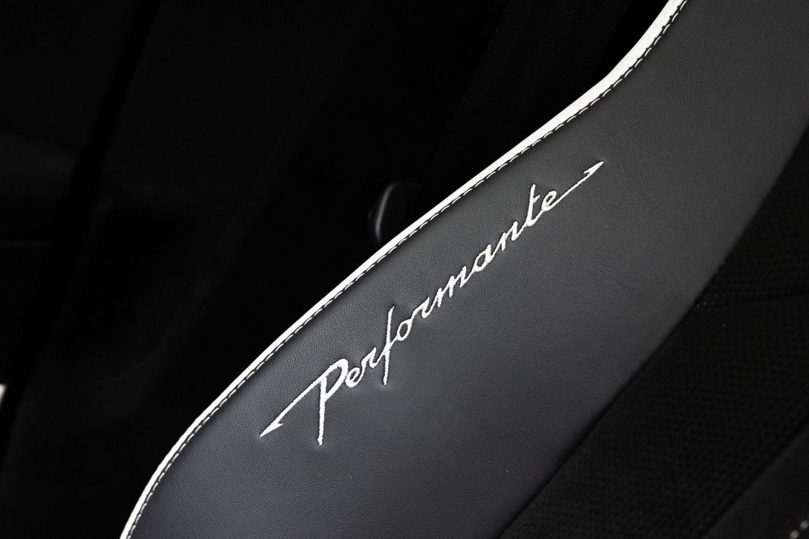 Used 2024 Lamborghini Urus Performante AWD/4WD image 18