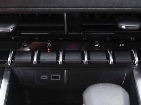 Used 2025 Chevrolet Colorado W/T w/ WT Custom Package RWD image 35