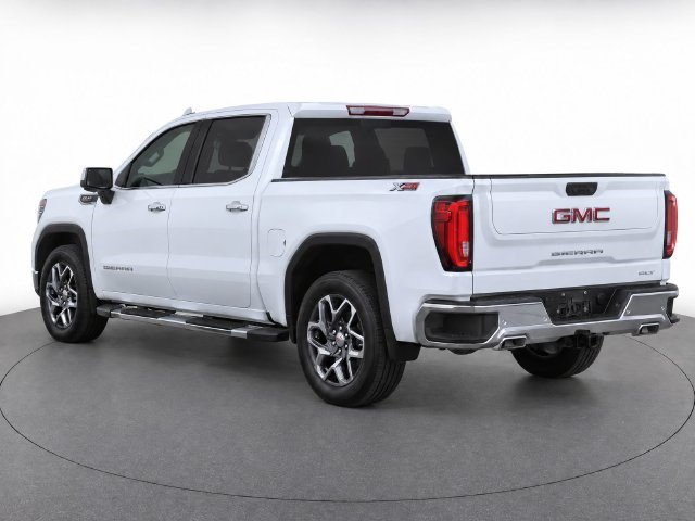 Used 2022 GMC Sierra 1500 SLT w/ X31 Off-Road Package AWD/4WD image 5