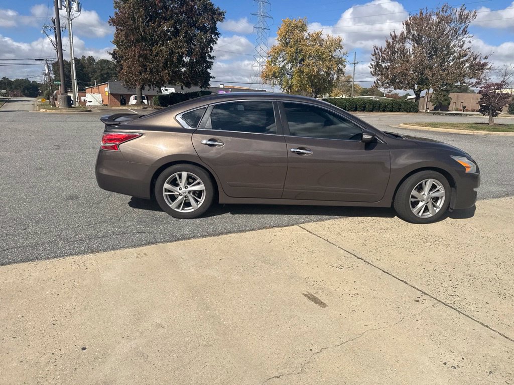 Used 2014 Nissan Altima 2.5 SL w/ Moonroof Package FWD image 13