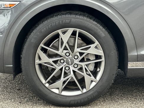 Used 2022 Genesis GV70 2.5T w/ Advanced Package image 27