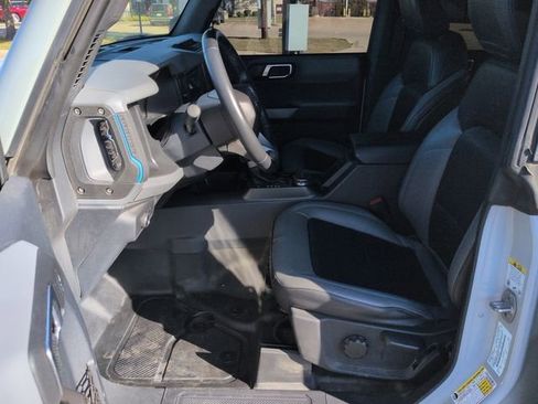 Used 2022 Ford Bronco Black Diamond image 16