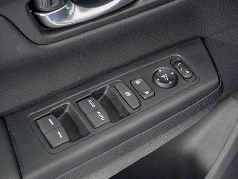 Certified 2025 Honda CR-V EX image 17