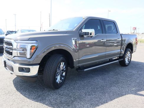 New 2025 Ford F150 Lariat w/ Equipment Group 502A High image 9