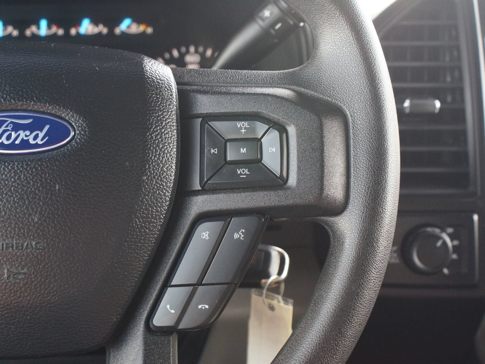 Used 2020 Ford F150 XL w/ Equipment Group 101A Mid AWD/4WD image 9