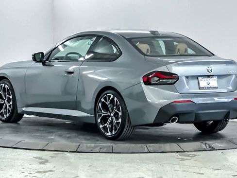 Used 2025 BMW 230i Coupe w/ Premium Package image 6