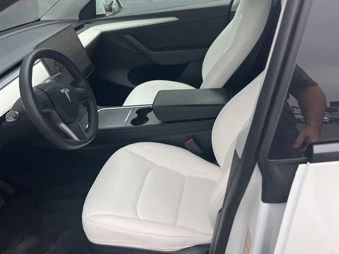 Used 2023 Tesla Model Y Long Range image 6