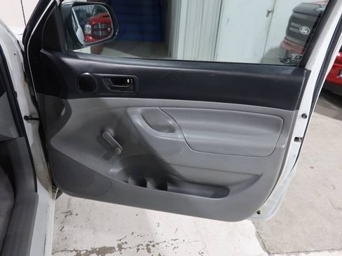 Used 2014 Toyota Tacoma 2WD Regular Cab image 14