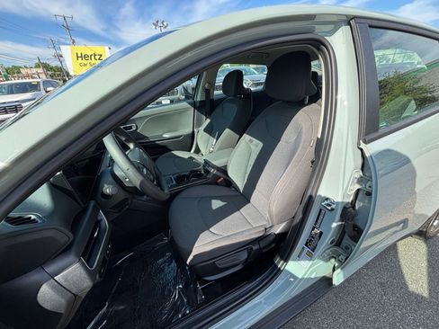 Used 2025 Kia K4 LXS image 35
