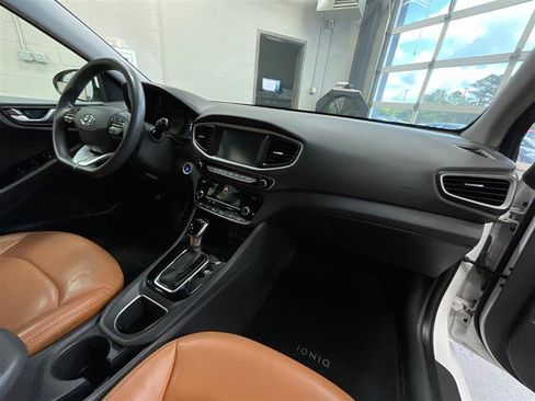 Used 2018 Hyundai Ioniq Blue FWD image 32