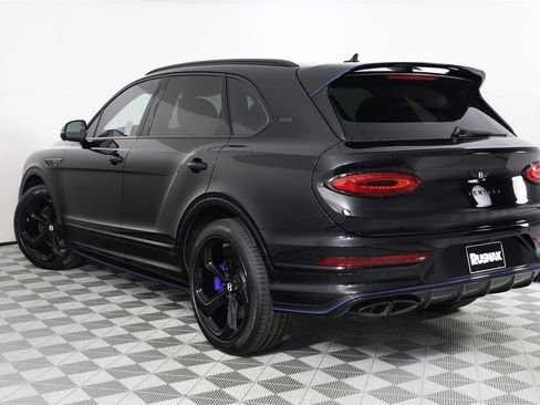 New 2025 Bentley Bentayga image 3