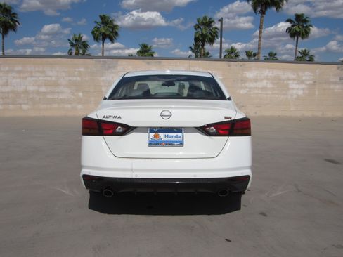 Used 2025 Nissan Altima 2.5 SR FWD image 7