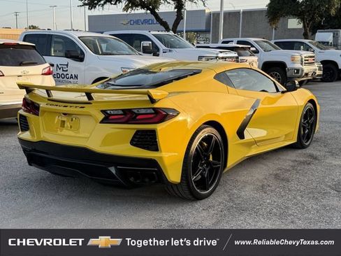 Used 2025 Chevrolet Corvette Stingray Premium Cpe w/ Z51 Performance Package RWD image 4