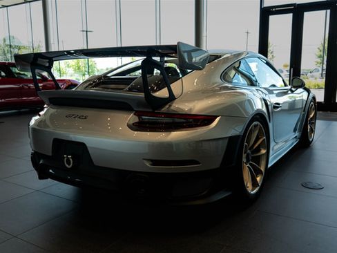 Certified 2019 Porsche 911 GT2 RS RWD image 5