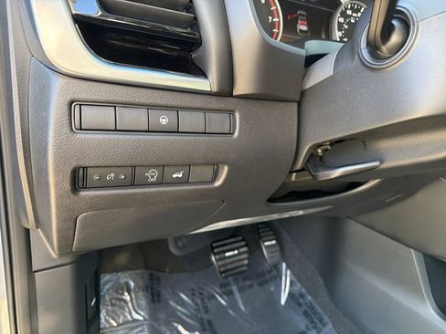 Used 2023 Nissan Rogue SL w/ SL Premium Package image 20