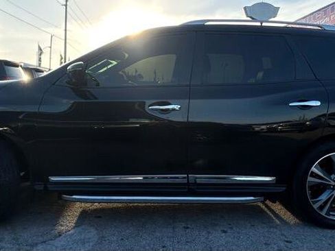 Used 2019 Nissan Pathfinder Platinum w/ Cargo Package image 2