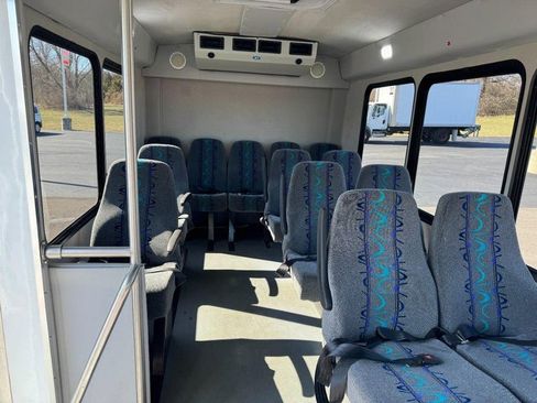 Used 2016 Ford E-350 and Econoline 350 Super Duty image 9