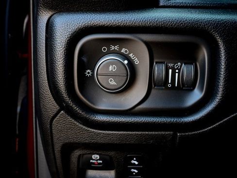 Used 2019 RAM 1500 Big Horn image 41