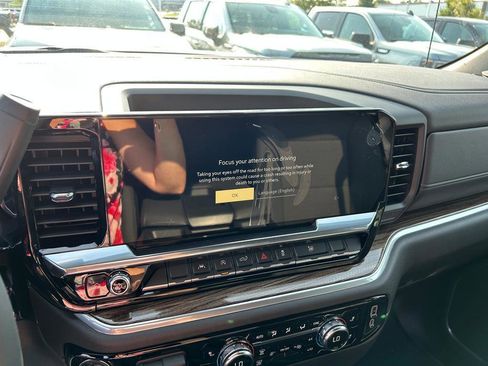 New 2026 GMC Sierra 1500 Elevation image 9