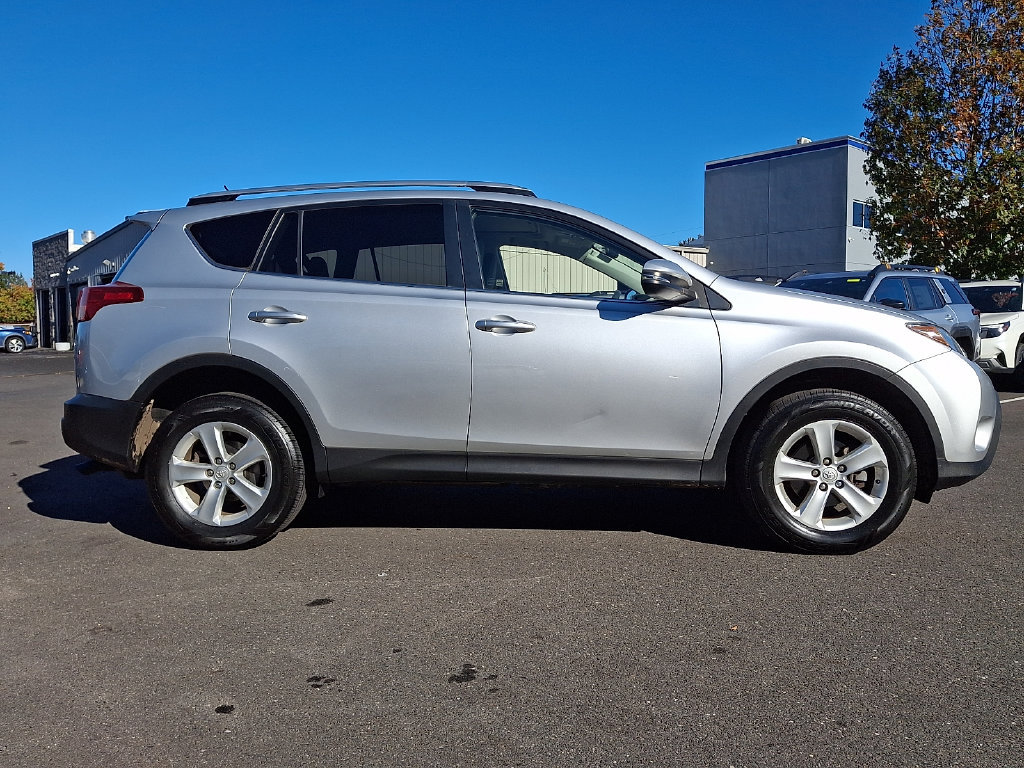 Used 2013 Toyota RAV4 XLE AWD/4WD image 8