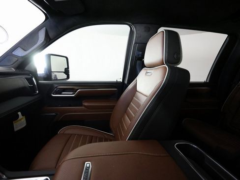 Used 2025 GMC Sierra 3500 Denali Ultimate image 39