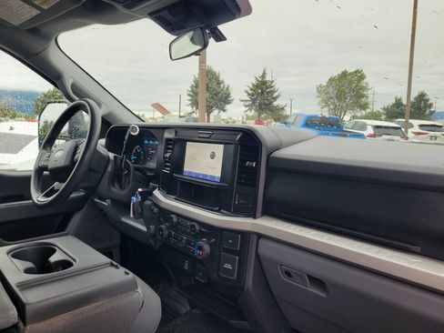 Used 2025 Ford F350 XLT w/ 360-Degree Camera Package AWD/4WD image 18