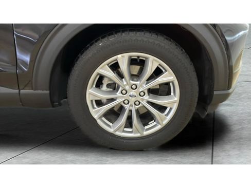 Used 2023 Ford Explorer Limited w/ Equipment Group 301A AWD/4WD image 19