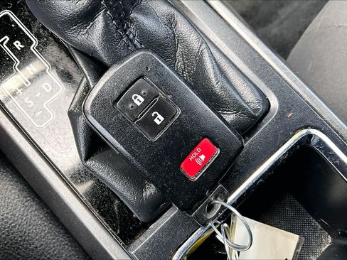 Used 2019 Toyota Tacoma TRD Sport AWD/4WD image 14