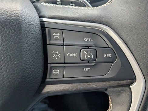 Used 2024 Jeep Grand Cherokee Limited 4xe image 31