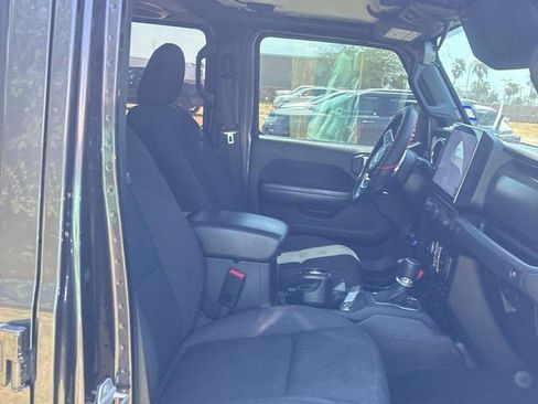 Used 2020 Jeep Gladiator Sport w/ Quick Order Package 24S AWD/4WD image 18