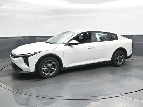 Used 2025 Kia K4 FWD image 7