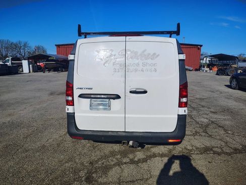Used 2016 Mercedes-Benz Metris image 4
