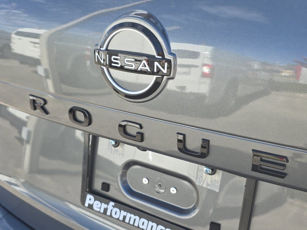 New 2026 Nissan Rogue Dark Armor FWD image 10