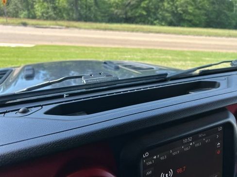 Used 2019 Jeep Wrangler Unlimited Rubicon w/ Dual Top Group AWD/4WD image 28