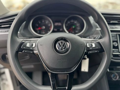 Used 2021 Volkswagen Tiguan S image 12