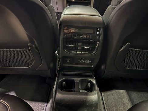 Used 2023 Jeep Grand Cherokee L Limited w/ Black Appearance Package AWD/4WD image 23