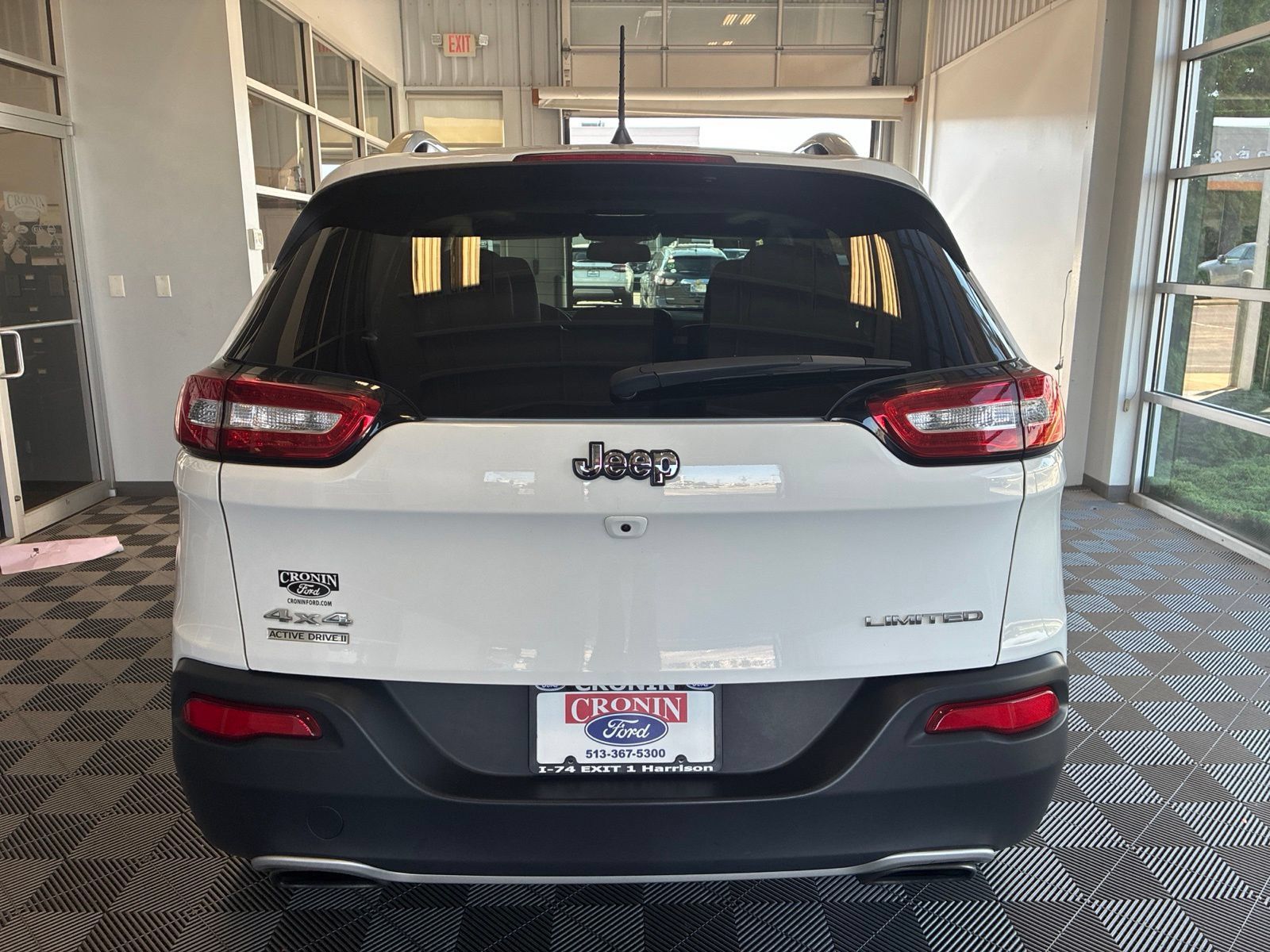 Used 2017 Jeep Cherokee Limited AWD/4WD image 5