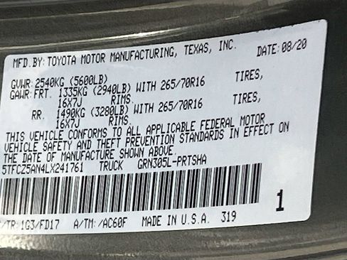 Used 2020 Toyota Tacoma TRD Off-Road w/ Technology Package AWD/4WD image 30