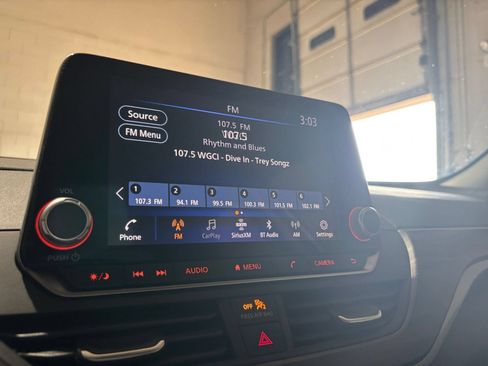 Used 2025 Nissan Altima 2.5 SV FWD image 16
