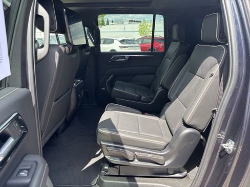 Used 2025 Chevrolet Suburban Premier AWD/4WD image 32