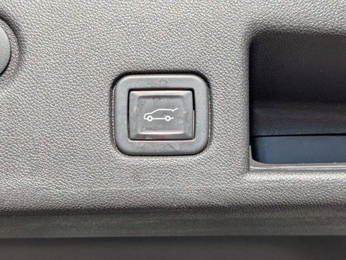 Used 2020 Chevrolet Equinox LT image 15