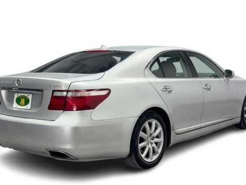 Used 2007 Lexus LS 460 RWD image 2