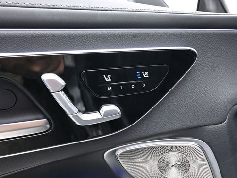 Used 2024 Mercedes-Benz CLE 300 4MATIC Coupe image 13