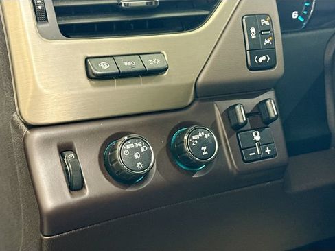 Used 2018 GMC Yukon XL Denali w/ Open Road Package AWD/4WD image 11