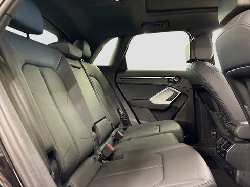 New 2025 Audi Q3 2.0T Premium image 16