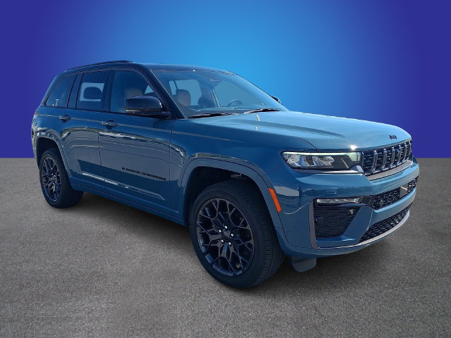 Used 2026 Jeep Grand Cherokee Summit AWD/4WD image 3
